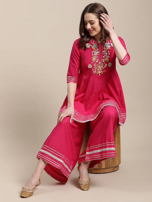 Gold Beaded Punjabi Jutti